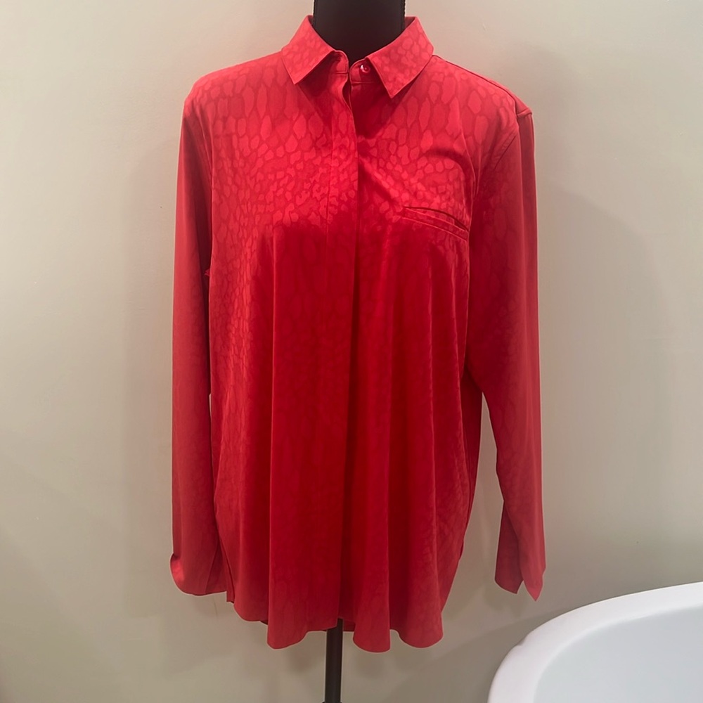 Athleta Red Textured Urbanite Button Up Long Sleeve Shirt Large